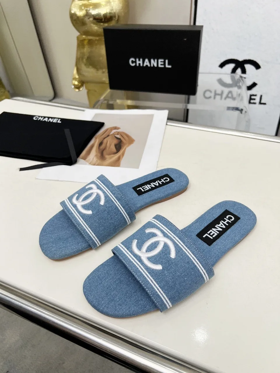 👟👟Ex-factory price 340👟👟 Genuine leather sole +30 chanel Chanel 2024 new slippers🔥🔥 Official website counter, fabric sheepskin, lining sheepskin, foot pad goatskin, 3 colors optional, 35-42 sizes Genuine leather sole +30